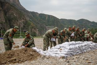 日媒：因主场球迷骚乱，浦和红钻或被剥夺下赛季天皇杯参赛资格